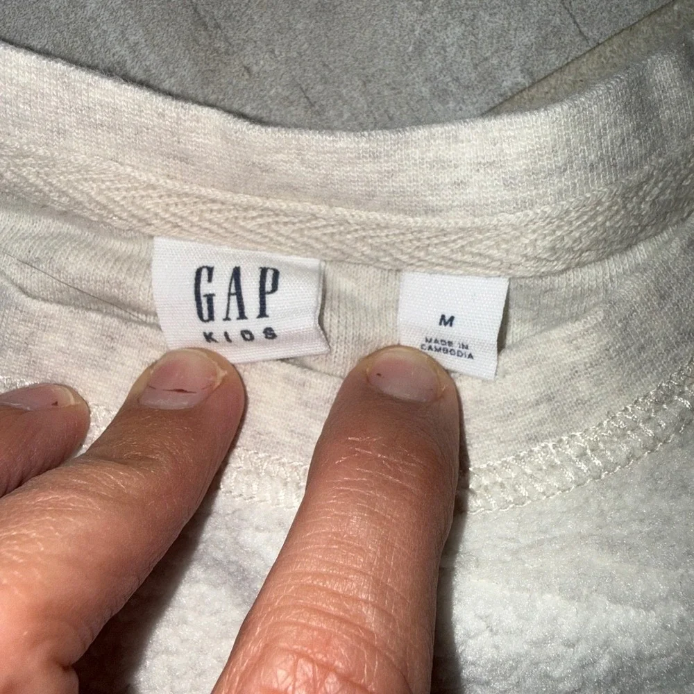 Gap Kids Beige Fleece Crewneck Sweatshirt‎ Size M